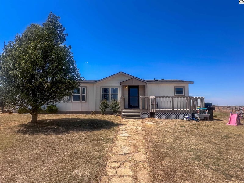 40060 SE 30th St, Pratt, KS 67124
