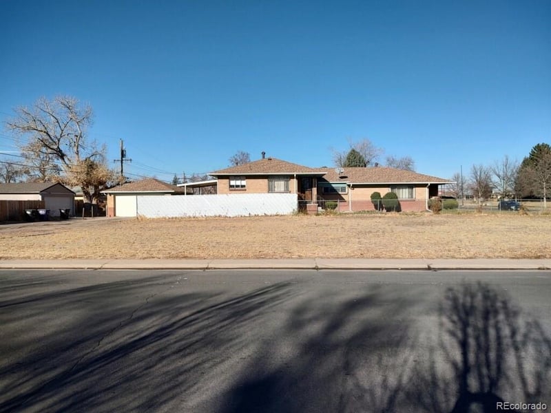 3601 N Monaco Pw, Denver, CO 80207