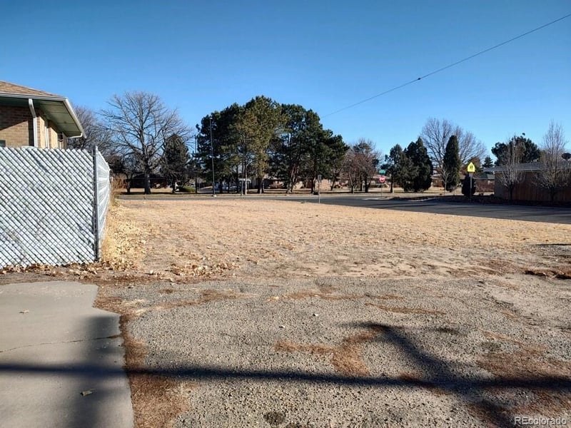 3601 N Monaco Pw, Denver, CO 80207