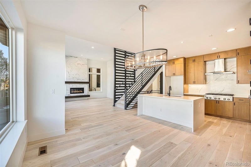 6920 E Lowry Blvd #F1P9, Denver, CO 80230