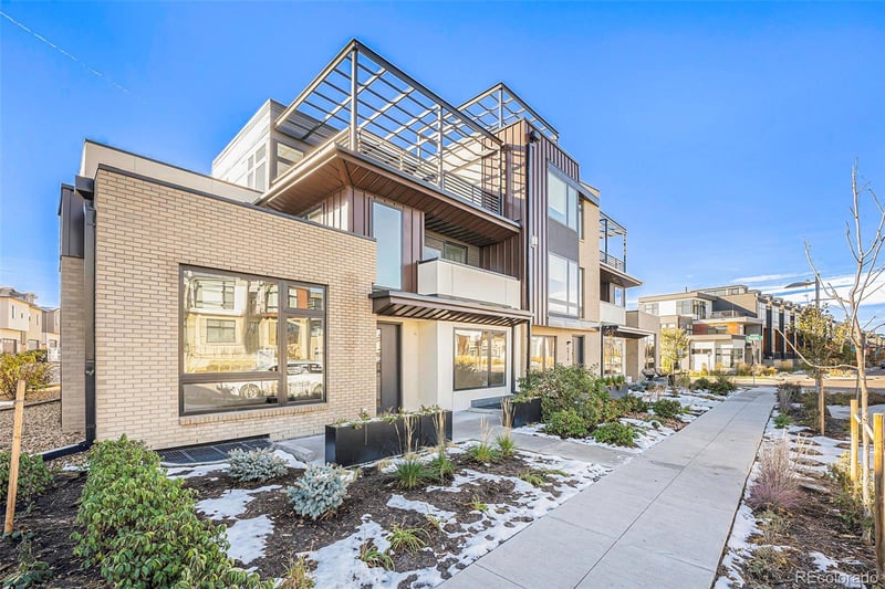 6920 E Lowry Blvd #F1P9, Denver, CO 80230
