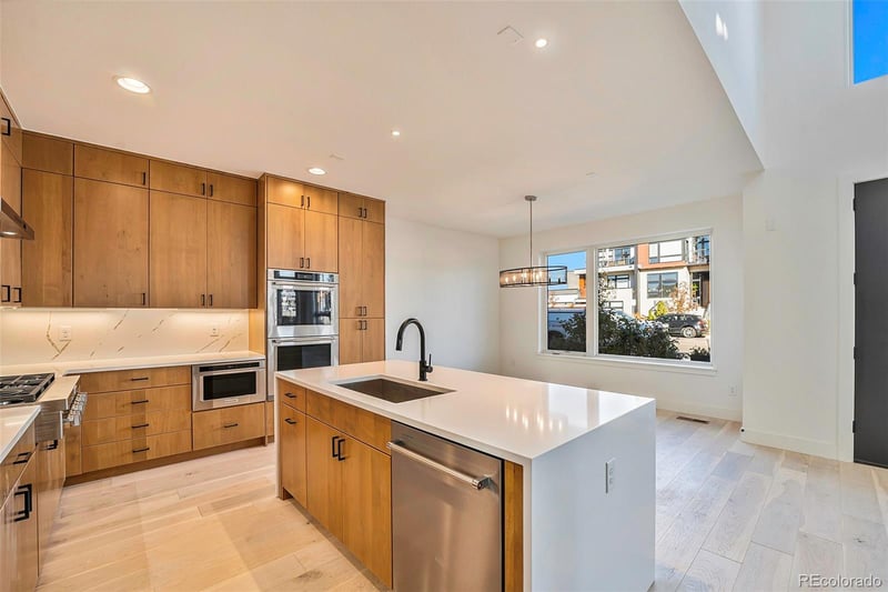 6920 E Lowry Blvd #F1P9, Denver, CO 80230