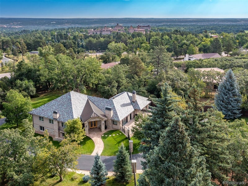 5 Alta Vista Rd, Colorado Springs, CO 80906