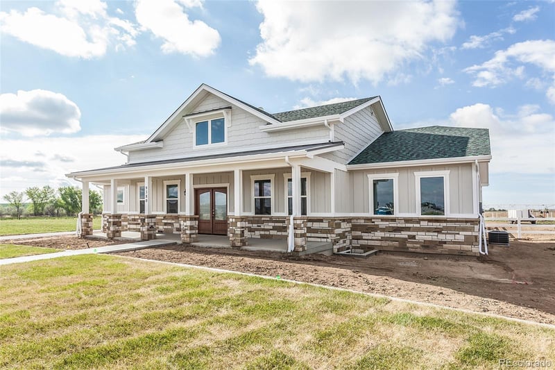 9380 Meadow Farms Dr, Milliken, CO 80543