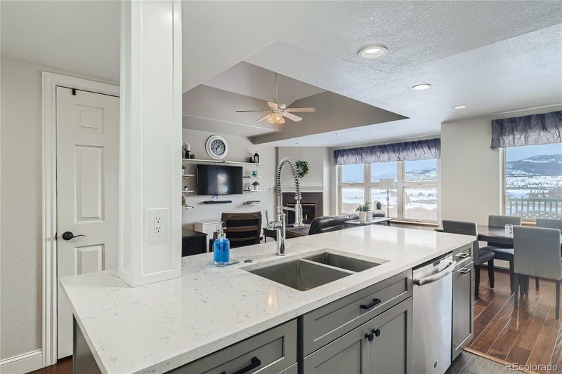 980 Lakepoint Dr #703, Frisco, CO 80443