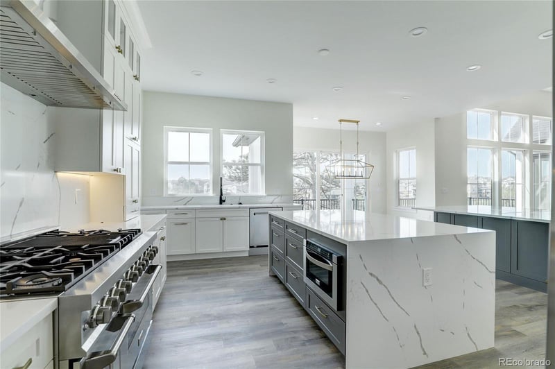 7941 S Langdale Way, Aurora, CO 80016