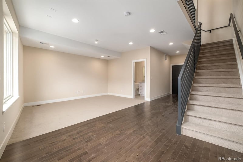 6938 E Lowry Blvd #F2P11, Denver, CO 80230