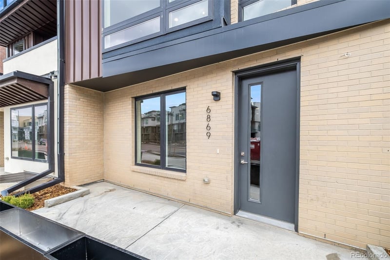 6938 E Lowry Blvd #F2P11, Denver, CO 80230