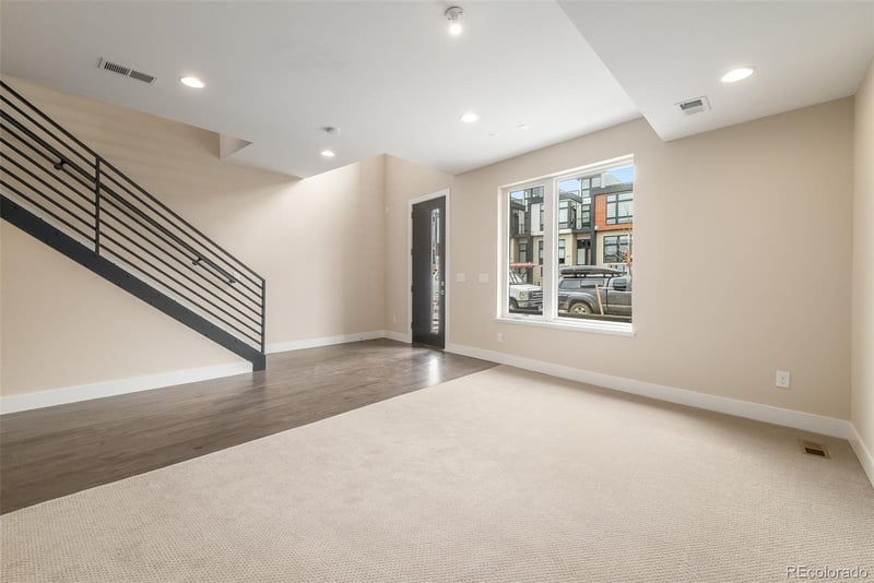 6938 E Lowry Blvd #F2P11, Denver, CO 80230