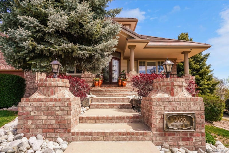 2066 S Robb Way, Lakewood, CO 80227