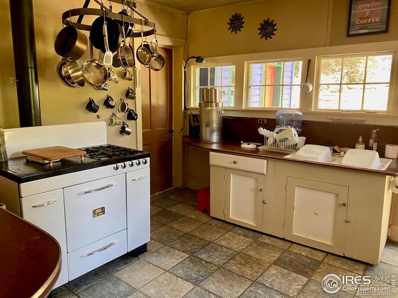 76 Glendale Gulch Rd, Jamestown, CO 80455