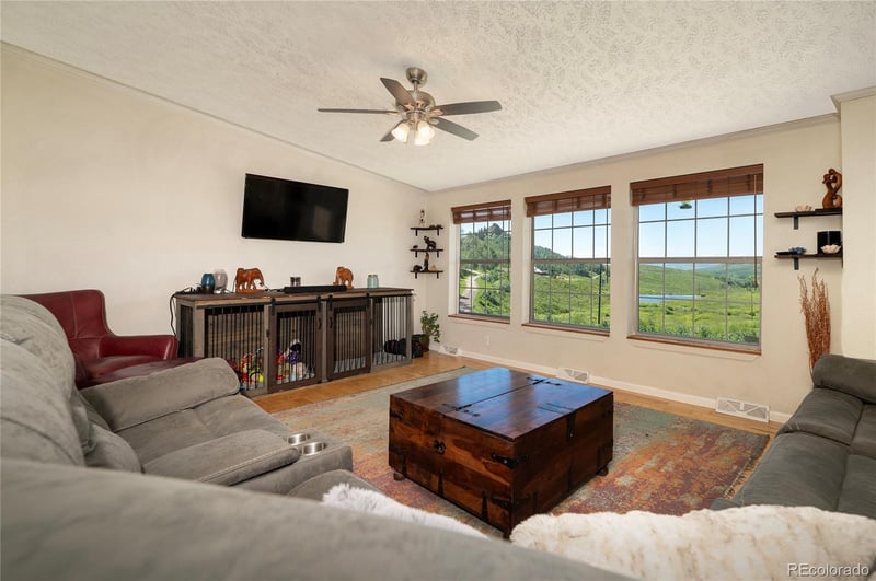 375 Gcr 286, Kremmling, CO 80459