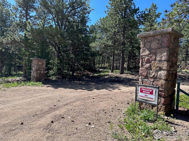16 Kittle Ct, Lyons, CO 80540