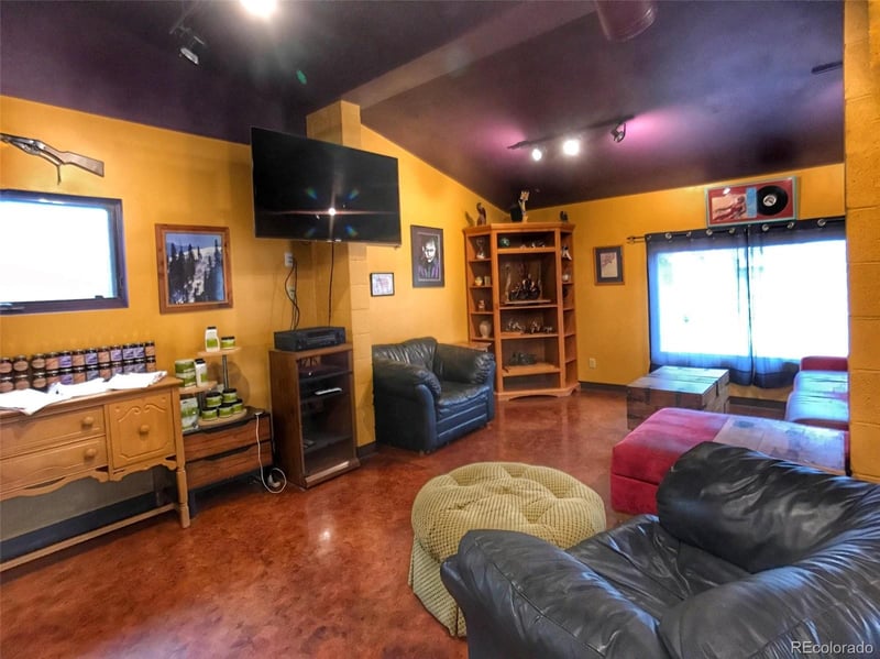 305 S Main St, La Veta, CO 81055