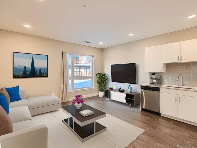 2374 University Blvd #303, Denver, CO 80210