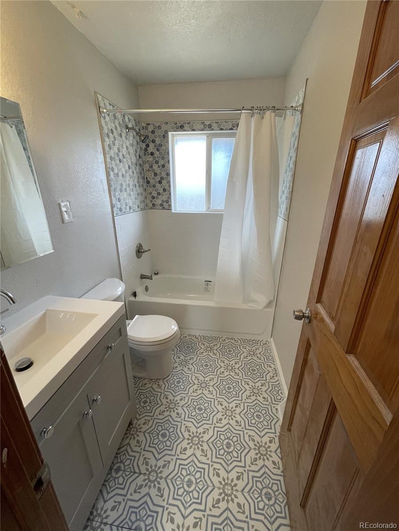 7770 E 136th Ave, Thornton, CO 80602
