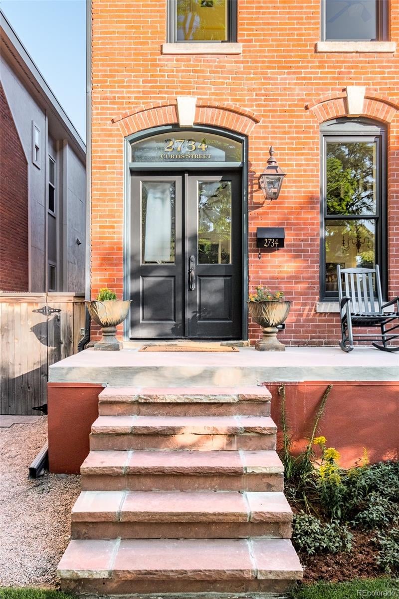 2734 Curtis St, Denver, CO 80205