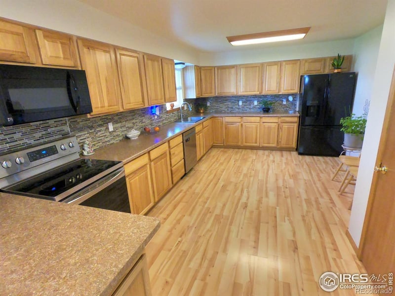 581 Rose St, Hillrose, CO 80733