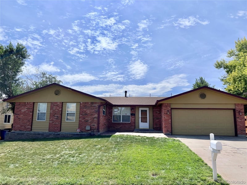 4202 E Peakview Cir, Centennial, CO 80121