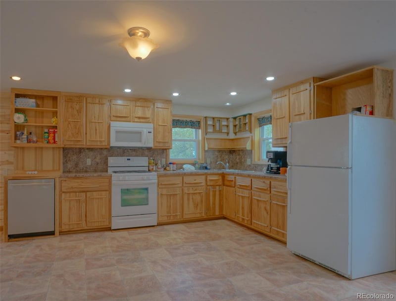 3372 Schieffelin Rd, Fort Garland, CO 81133