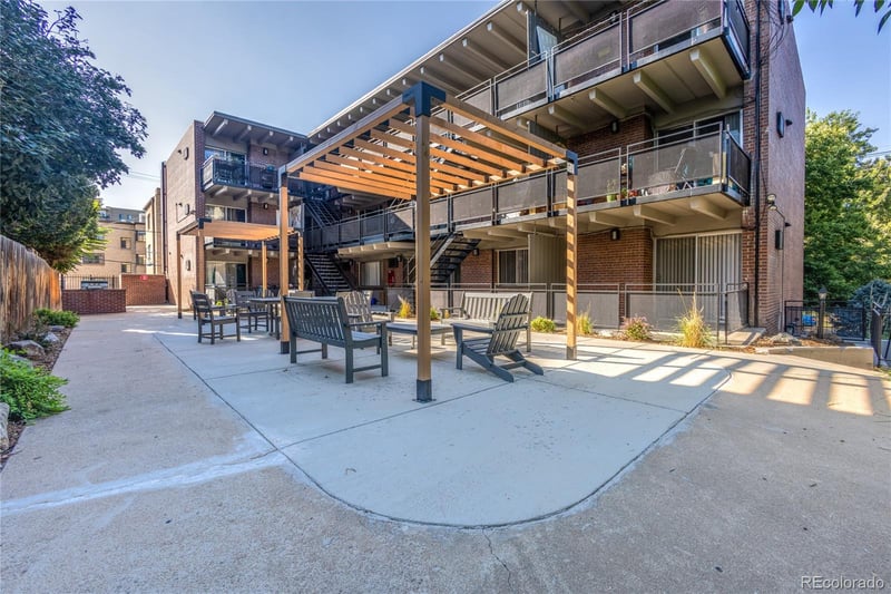 999 Pearl St, Denver, CO 80203