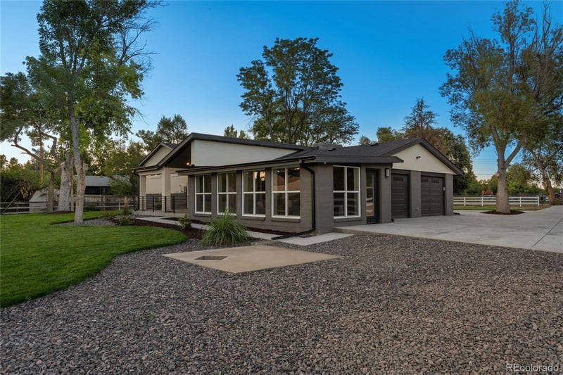 8590 W Jefferson Ave, Lakewood, CO 80235