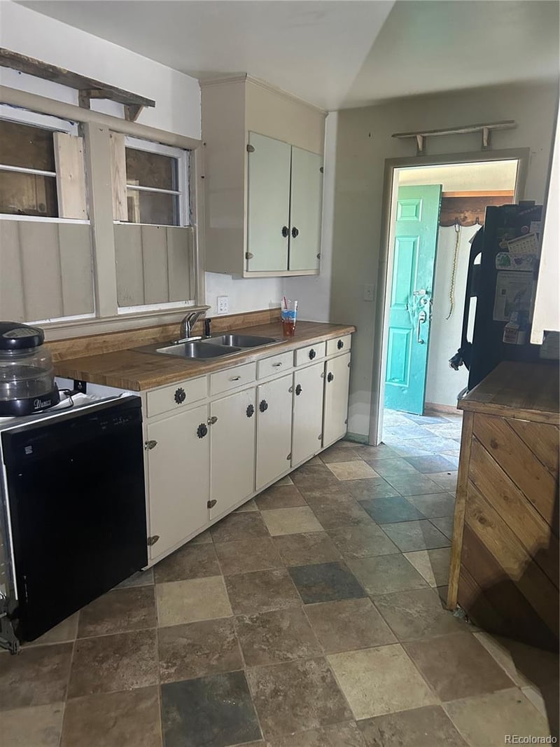1046 School St, Craig, CO 81625