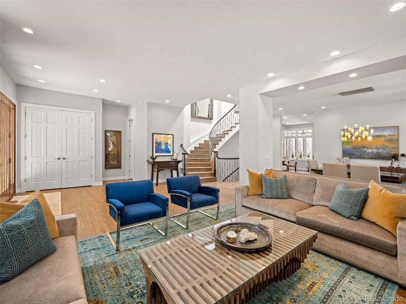 295 Monroe St, Denver, CO 80206