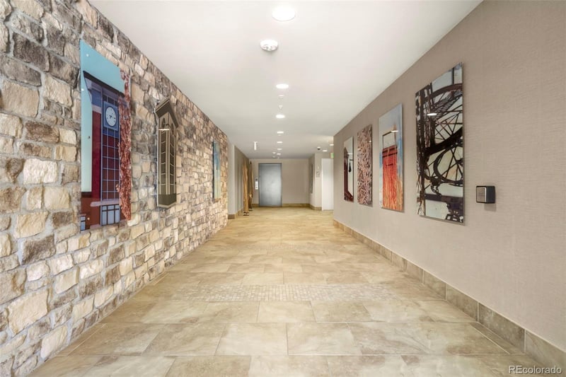 1044 Rockhurst Dr #101, Highlands Ranch, CO 80129