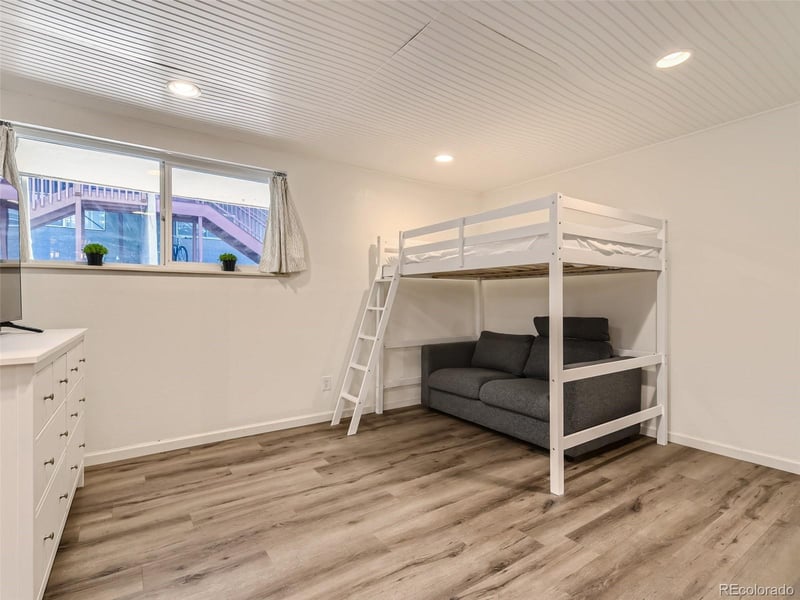 5300 E Cherry Creek Dr S #1403, Denver, CO 80246