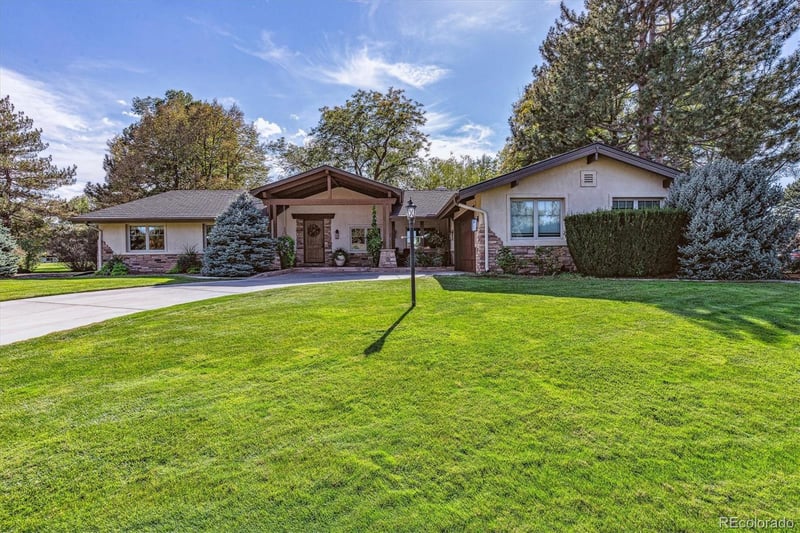 18 Fairway Ln, Littleton, CO 80123