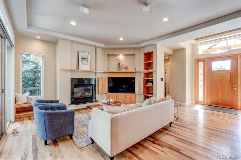 21 Blue Heron Dr, Thornton, CO 80241