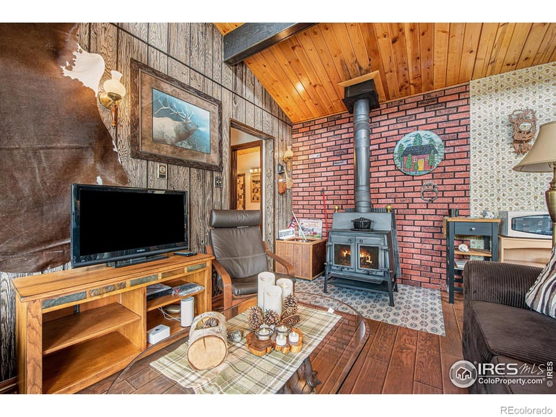 262 Elkridge Dr, Glen Haven, CO 80532