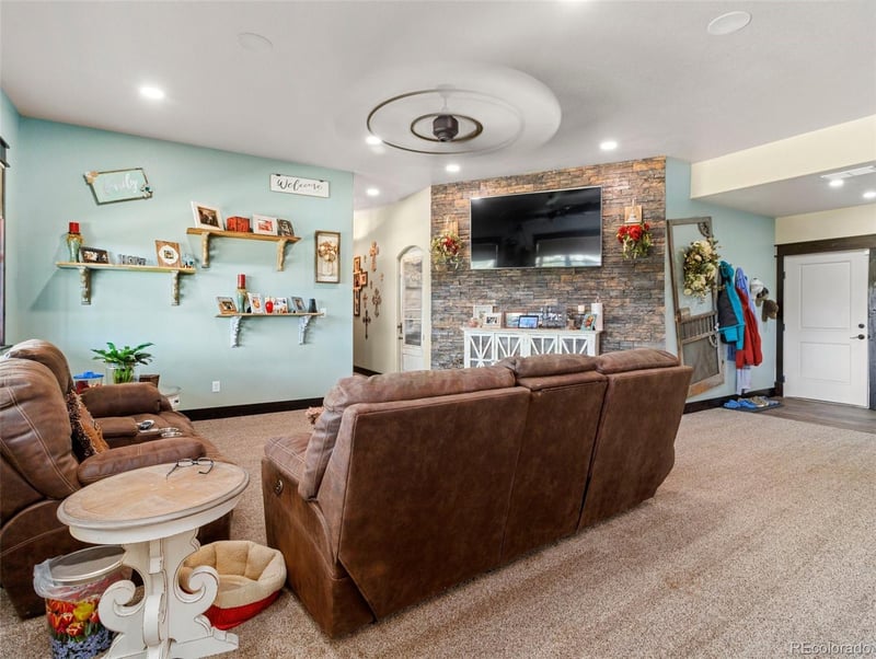 2280 Bronquist Rd, Pueblo, CO 81005