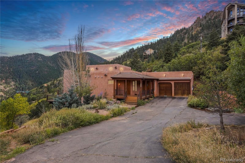 915 Oak Ridge Rd, Manitou Springs, CO 80829