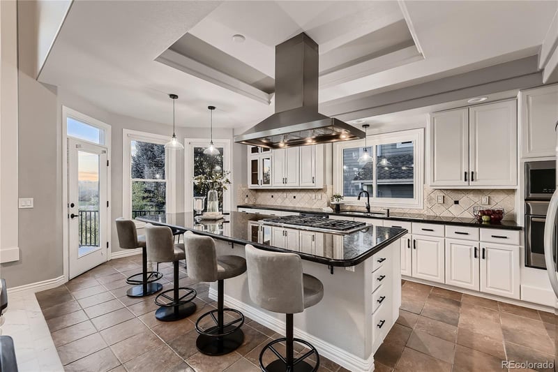8921 Kittiwake St, Littleton, CO 80126