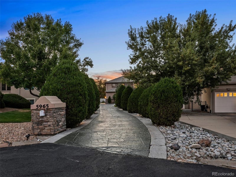 5965 Zinnia Ct, Arvada, CO 80004
