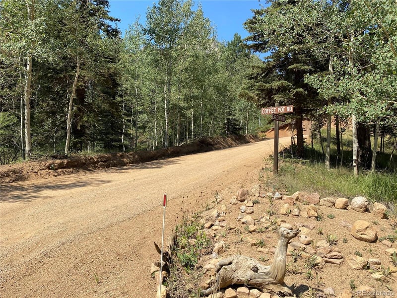 286 Coffee Pot Rd, Manitou Springs, CO 80829