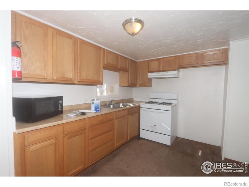 208 Balsam St, Log Lane Village, CO 80705