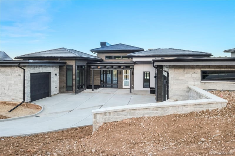 7518 Raphael Ln, Littleton, CO 80125