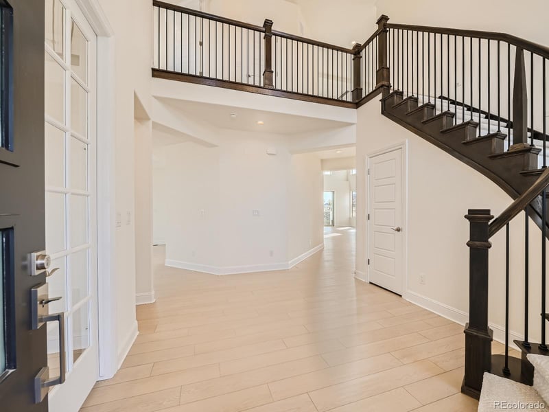 6678 White Crow Ct, Aurora, CO 80016