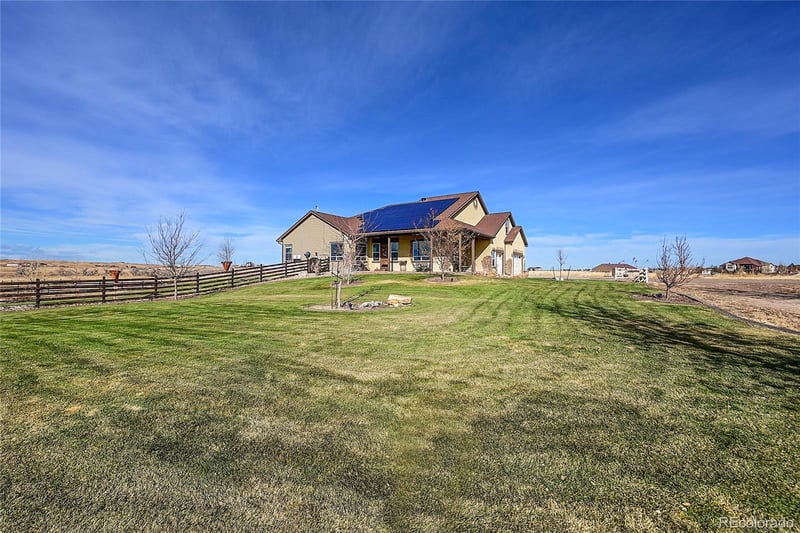 2449 S Flint Ridge Ct, Bennett, CO 80102