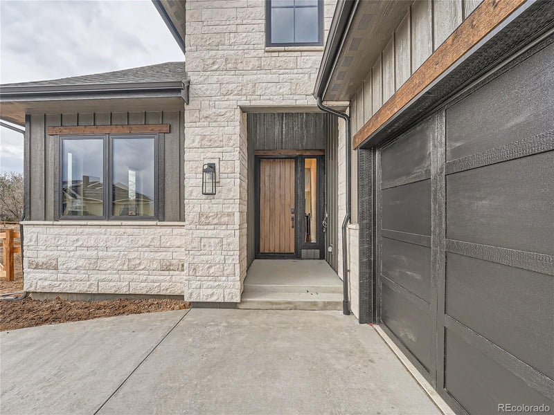 14560 N Navajo Ct, Broomfield, CO 80023