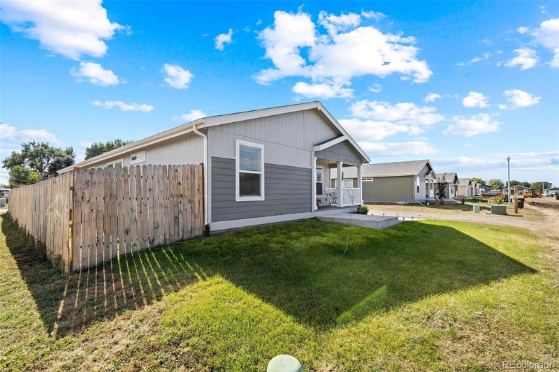 104 Juniper Cir, Log Lane Village, CO 80705