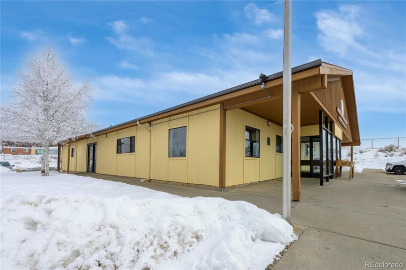 701 Us Hwy 40/park Ave, Kremmling, CO 80459