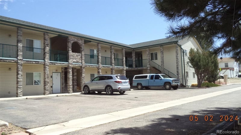 175 E Spruce St, Elizabeth, CO 80107
