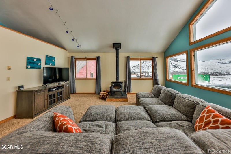 679 E Nevava Ave, Hot Sulphur Springs, CO 80451
