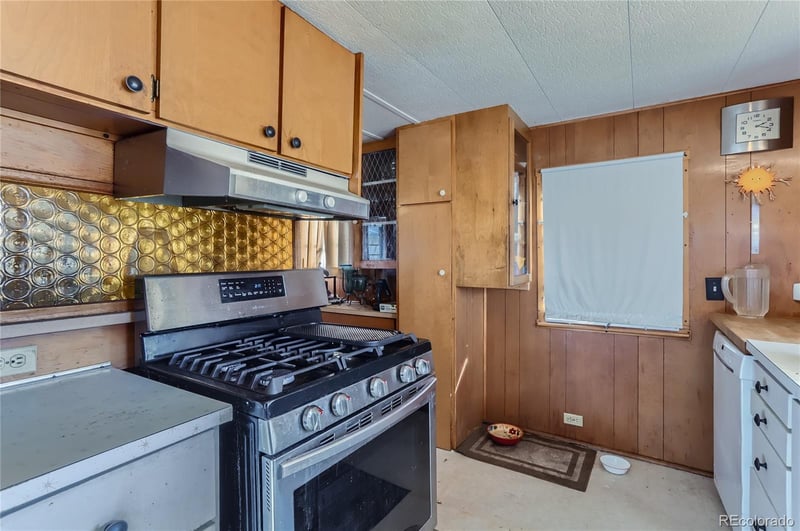 6825 W Mississippi Ave Lot 79, Lakewood, CO 80226