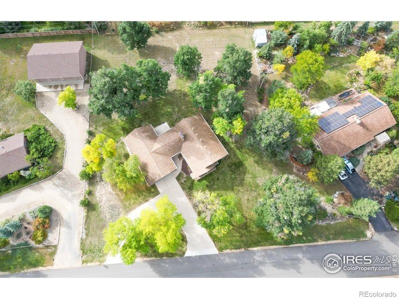 8902 Morton Rd, Niwot, CO 80503