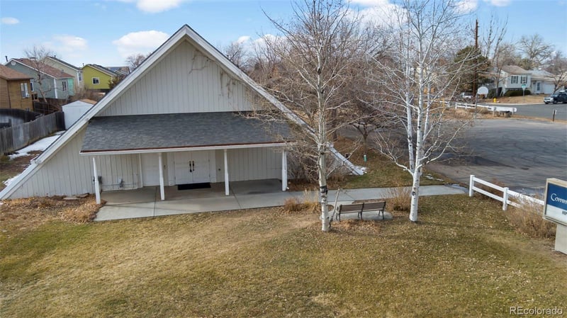 1695 Ceylon St, Aurora, CO 80011